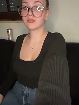 Stripchat sex cam CuteBeaX